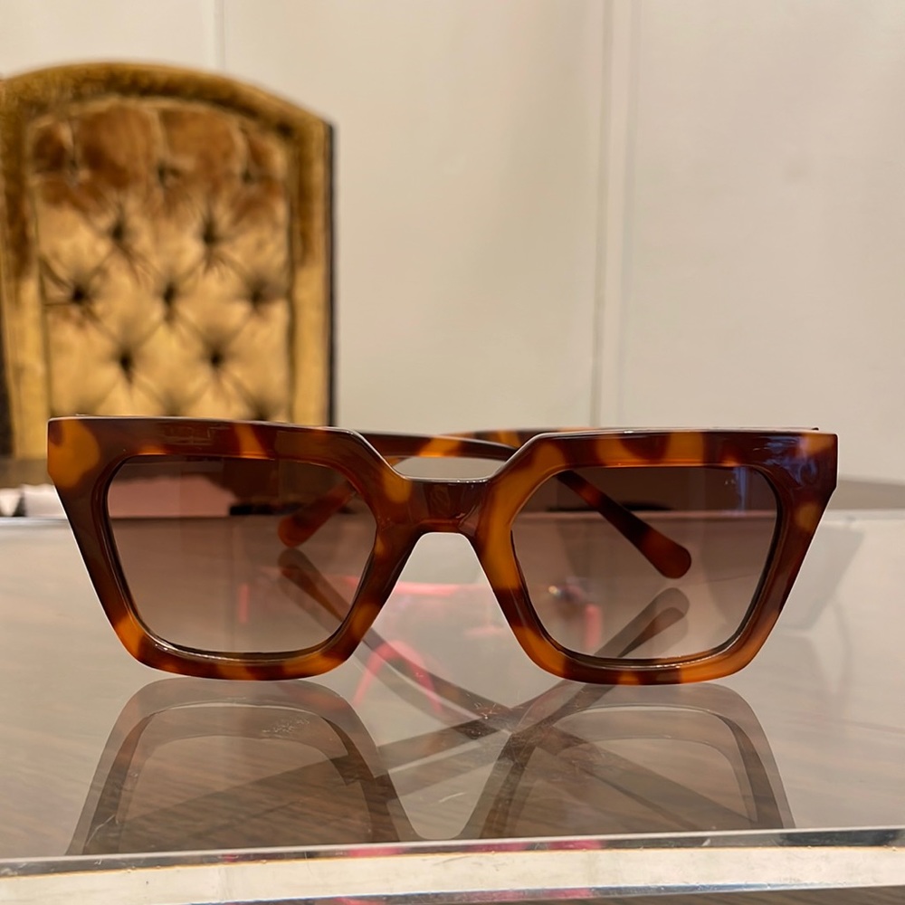 Tortious square sunglasses